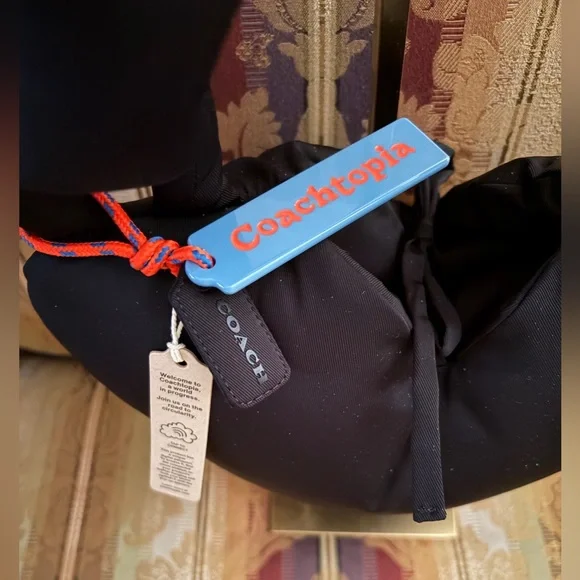 Coachtopia Loop Puffy Heart Bag Nwt - Picture 4 of 9